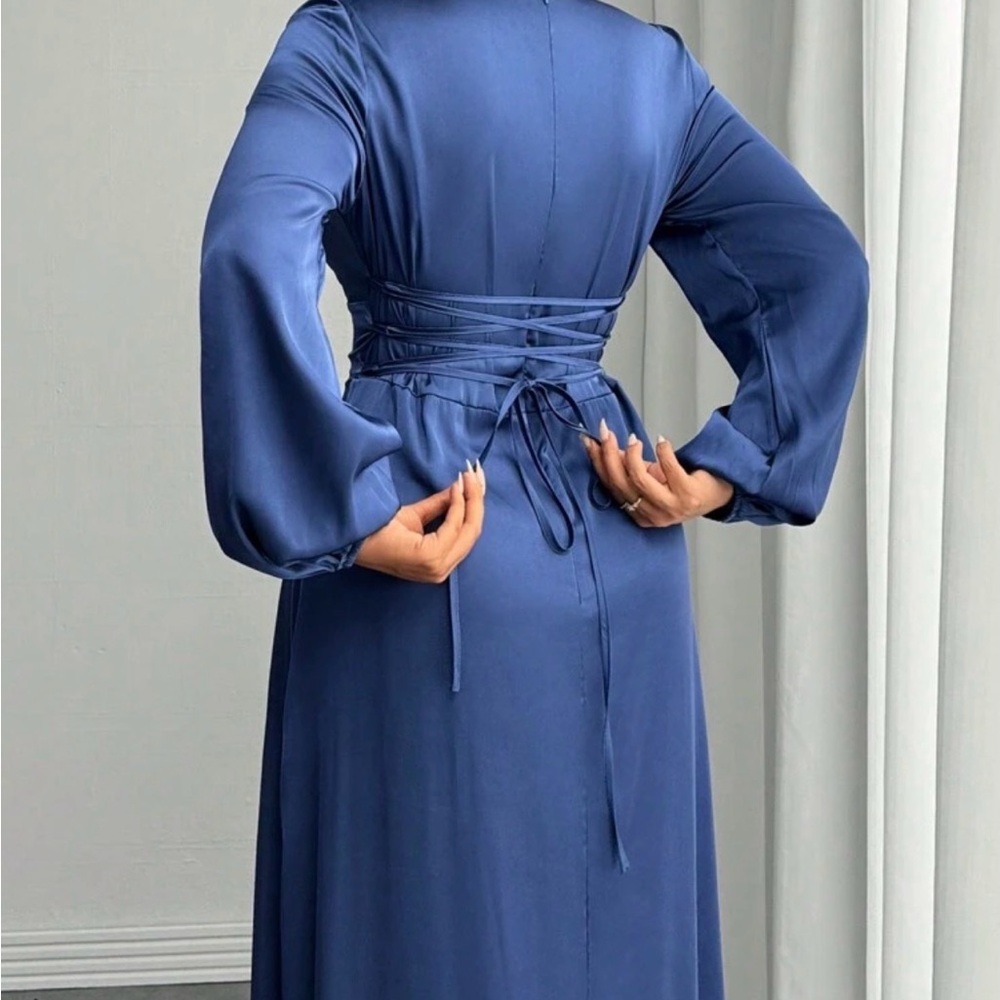 Elegant Long Sleeve Maxi Dress in Royal Blue - Picture 5 of 6
